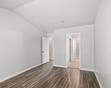 7505 Saint Amant Pl - Photo Thumbnail 36