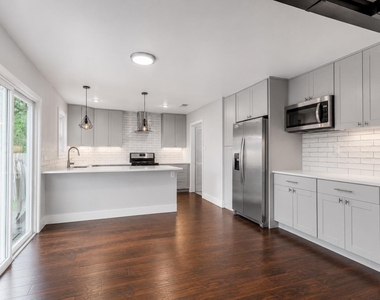9706 Cottle Dr - Photo Thumbnail 6