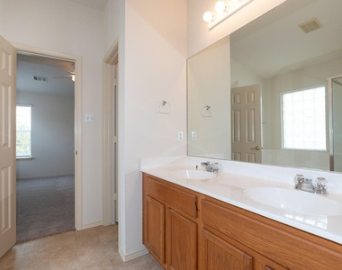 11615 James B Connolly Ln - Photo Thumbnail 8