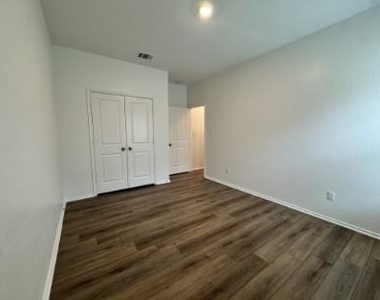 316 Wolf Springs Rd - Photo Thumbnail 20