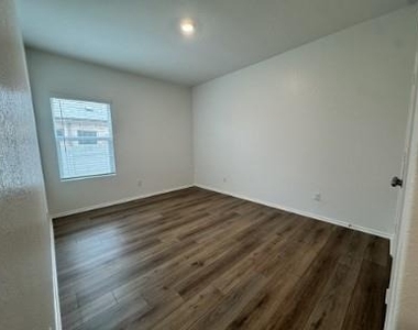 316 Wolf Springs Rd - Photo Thumbnail 19