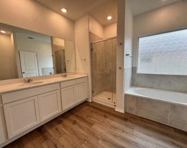 316 Wolf Springs Rd - Photo Thumbnail 10