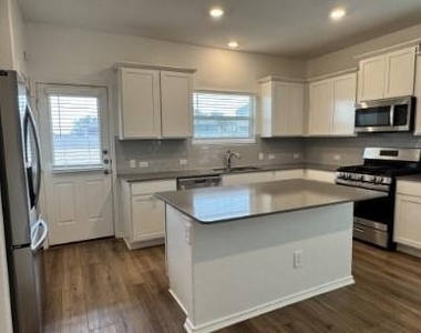 316 Wolf Springs Rd - Photo Thumbnail 5