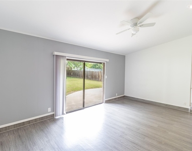 906 Red Cliff Dr - Photo Thumbnail 3