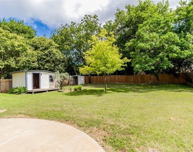 906 Red Cliff Dr - Photo Thumbnail 18