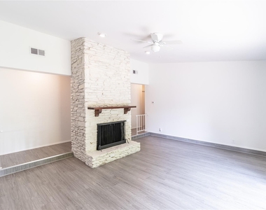 906 Red Cliff Dr - Photo Thumbnail 6