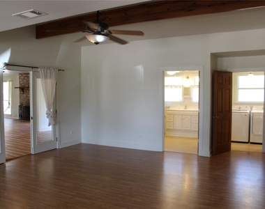 630 Hillsedge Rd - Photo Thumbnail 4
