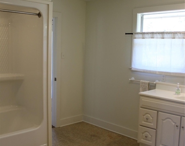 630 Hillsedge Rd - Photo Thumbnail 5