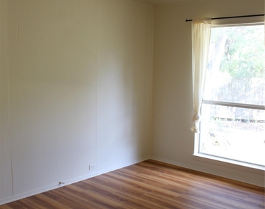 630 Hillsedge Rd - Photo Thumbnail 13