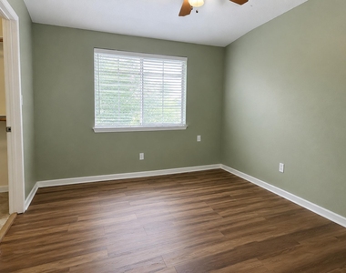 2101 Polaris Ave - Photo Thumbnail 12