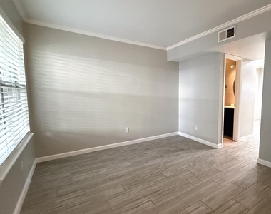 2101 Polaris Ave - Photo Thumbnail 4