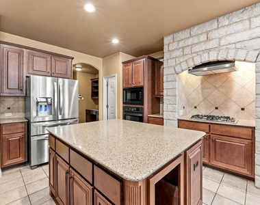 2909 Arbor Ct - Photo Thumbnail 9