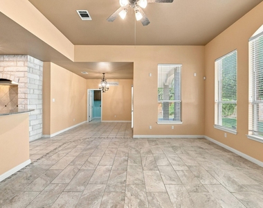 2909 Arbor Ct - Photo Thumbnail 13