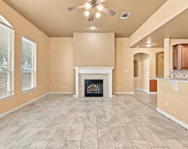 2909 Arbor Ct - Photo Thumbnail 14
