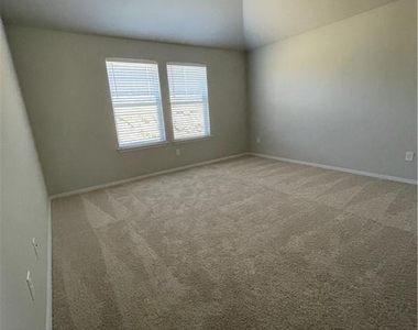 5712 Respinto Dr - Photo Thumbnail 5