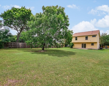 716 Honeysuckle Dr - Photo Thumbnail 18
