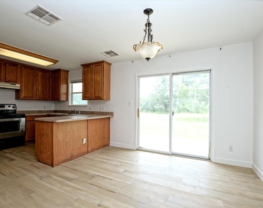 716 Honeysuckle Dr - Photo Thumbnail 4
