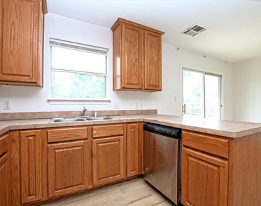 716 Honeysuckle Dr - Photo Thumbnail 5