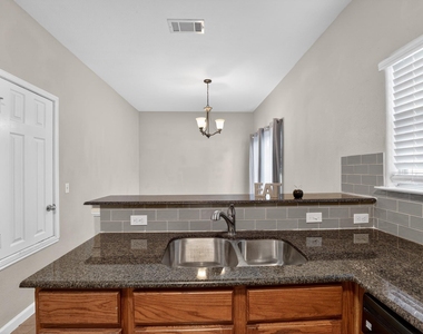 5625 Signal Point Pt - Photo Thumbnail 9