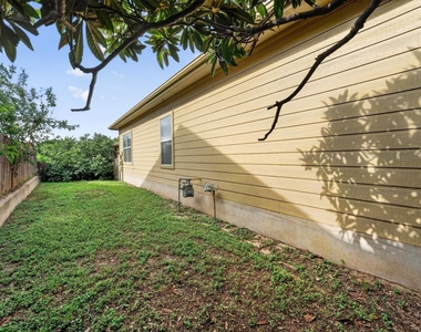 5625 Signal Point Pt - Photo Thumbnail 2