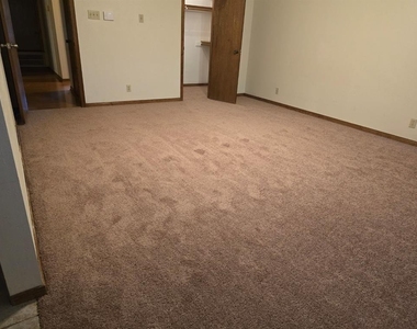 9903 Grand Oak Dr - Photo Thumbnail 32