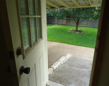 9903 Grand Oak Dr - Photo Thumbnail 19