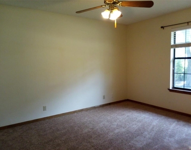 9903 Grand Oak Dr - Photo Thumbnail 28