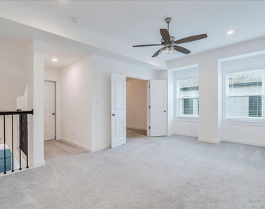 8008 Prairie Rye Dr - Photo Thumbnail 11