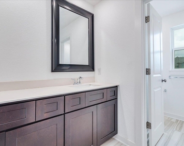 8008 Prairie Rye Dr - Photo Thumbnail 24