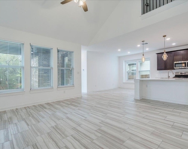 8008 Prairie Rye Dr - Photo Thumbnail 4
