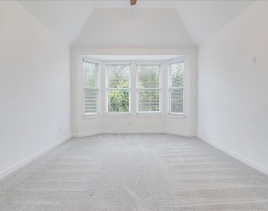 8008 Prairie Rye Dr - Photo Thumbnail 6