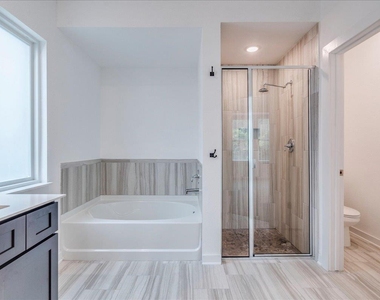 8008 Prairie Rye Dr - Photo Thumbnail 7
