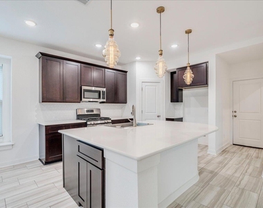 8008 Prairie Rye Dr - Photo Thumbnail 3