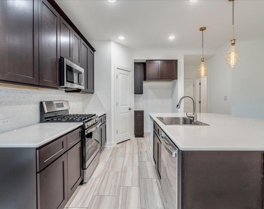 8008 Prairie Rye Dr - Photo Thumbnail 21