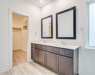 8008 Prairie Rye Dr - Photo Thumbnail 8