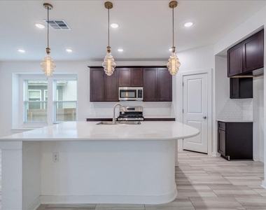 8008 Prairie Rye Dr - Photo Thumbnail 20
