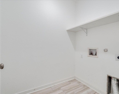 8008 Prairie Rye Dr - Photo Thumbnail 27