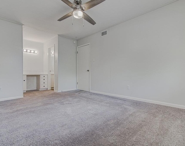 5703 Gloucester Ln - Photo Thumbnail 13