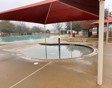 711 Rolling Oak Dr - Photo Thumbnail 36