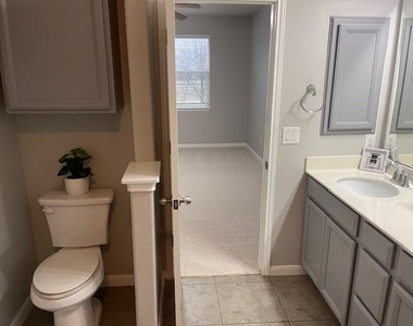711 Rolling Oak Dr - Photo Thumbnail 25