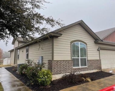711 Rolling Oak Dr - Photo Thumbnail 3