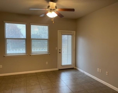 711 Rolling Oak Dr - Photo Thumbnail 4