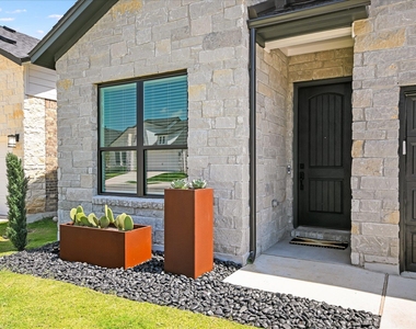 253 Darley Oak Dr - Photo Thumbnail 1