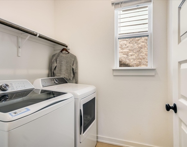 253 Darley Oak Dr - Photo Thumbnail 9