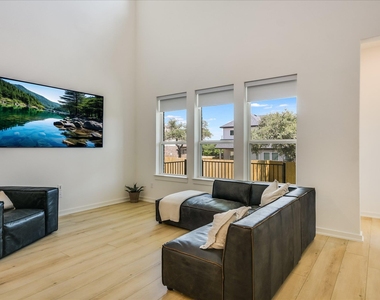 253 Darley Oak Dr - Photo Thumbnail 10
