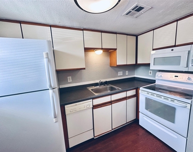 2500 Burleson Rd - Photo Thumbnail 8