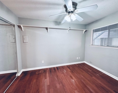 2500 Burleson Rd - Photo Thumbnail 13