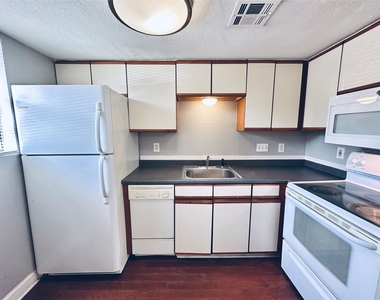 2500 Burleson Rd - Photo Thumbnail 10