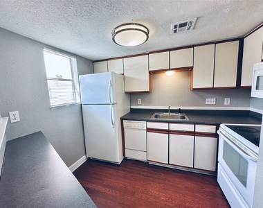 2500 Burleson Rd - Photo Thumbnail 6
