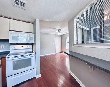 2500 Burleson Rd - Photo Thumbnail 11
